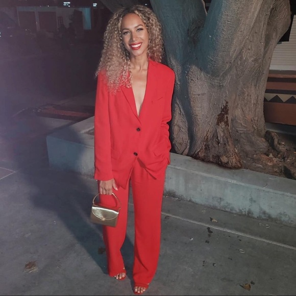 ARITZIA || RED SUIT - Picture 3 of 3